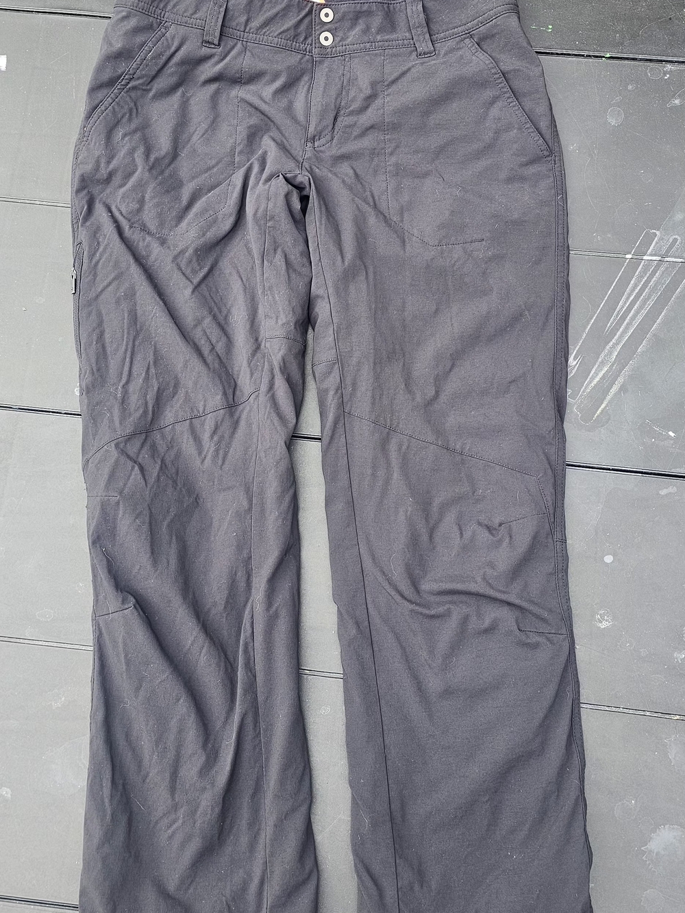 Columbia Black Cargo Pants – Outdoor Utility Style With Omni Heat/Sheild